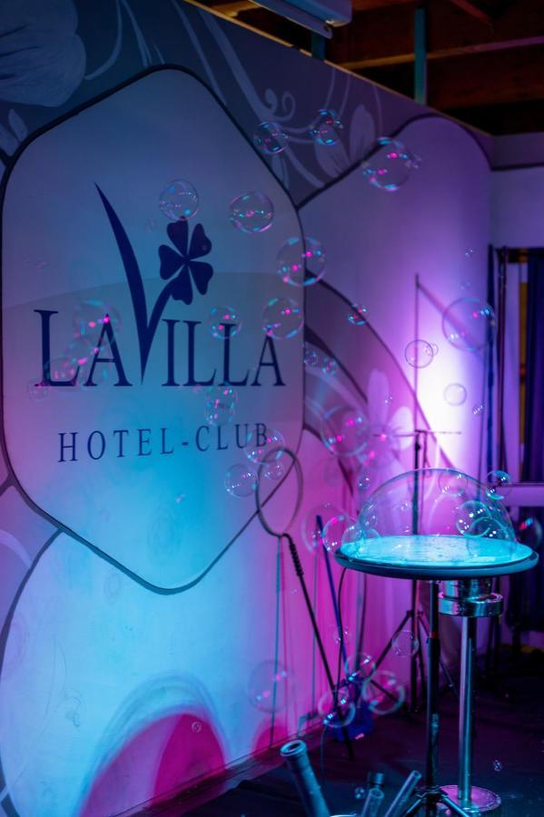 Hotel Club La Villa Martinsicuro Exteriör bild